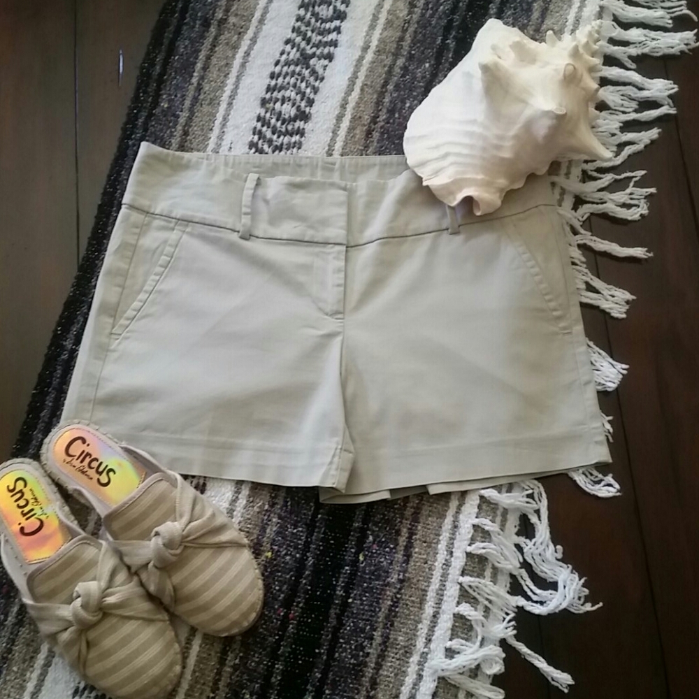 Ann Taylor City short. Size 4. Taupe colored.